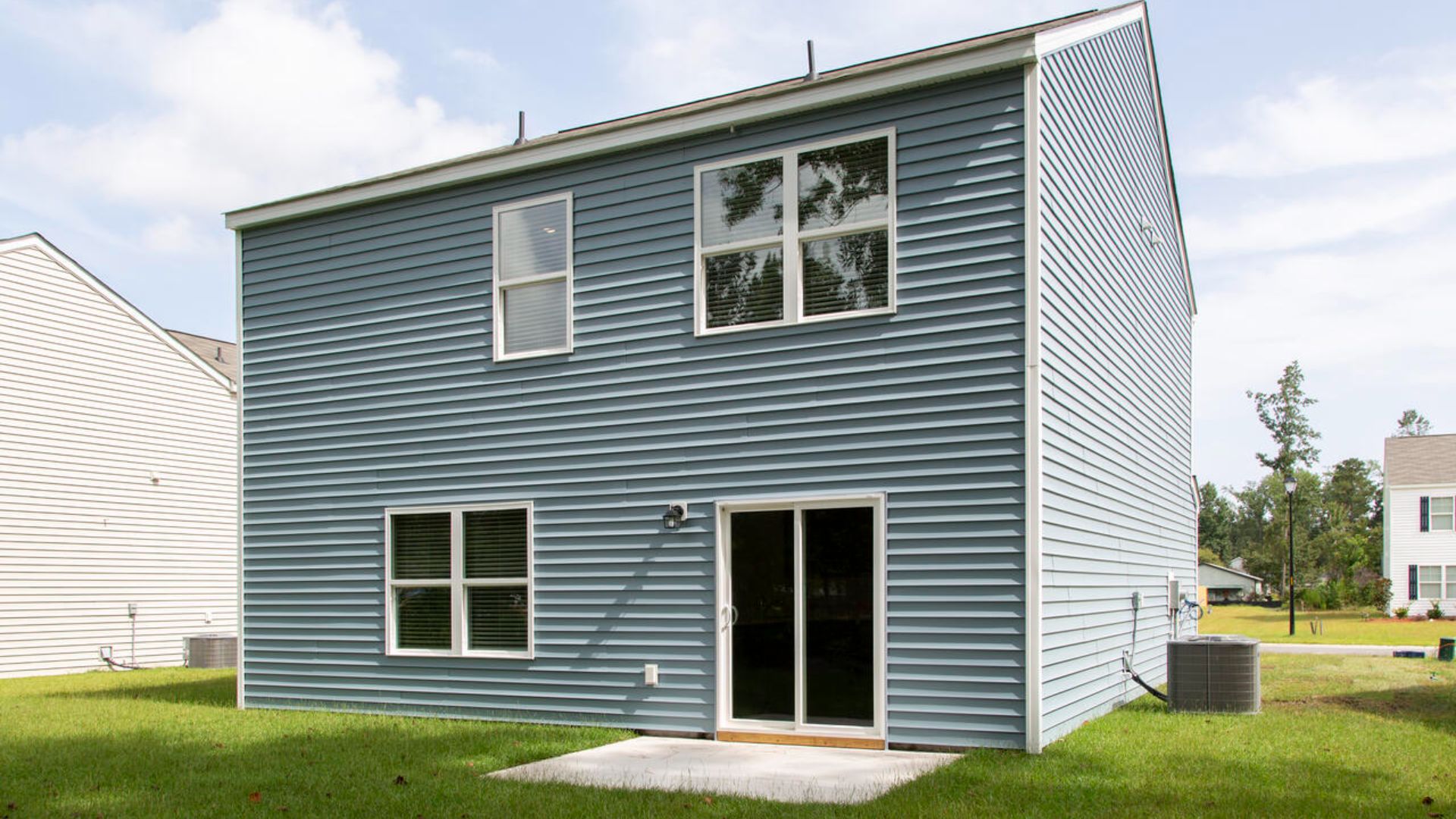 The Brandon offers an open floorplan where the great room leads into the dining room. The adjoining kitchen has a breakfast bar and pantry. Primary Suite with Deluxe Bath. Walk in closet off Primary Bath.