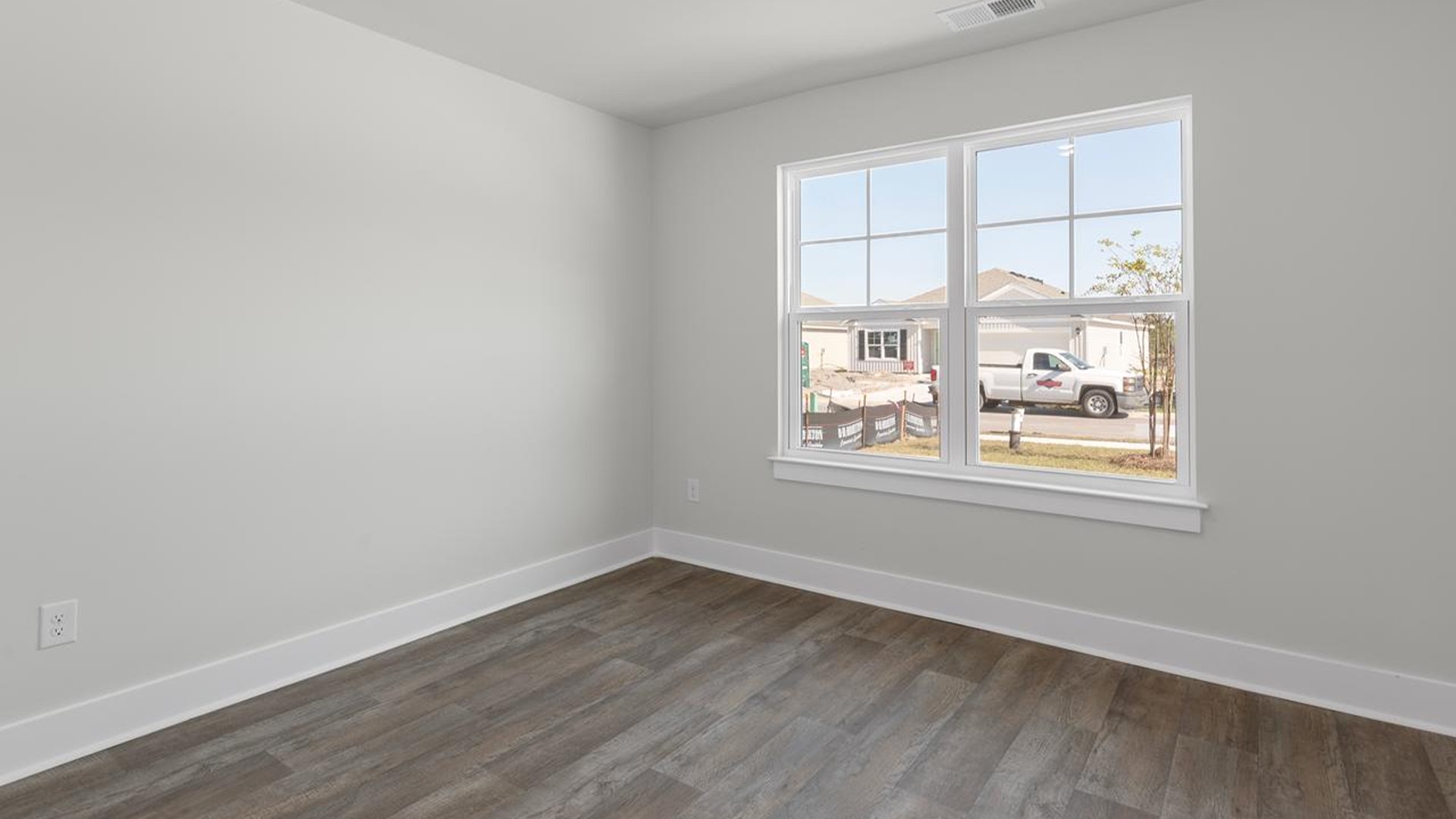 . In addition, there are another 2 bedrooms and full bath. In every bedroom you’ll have vinyl floors and a closet in each room.