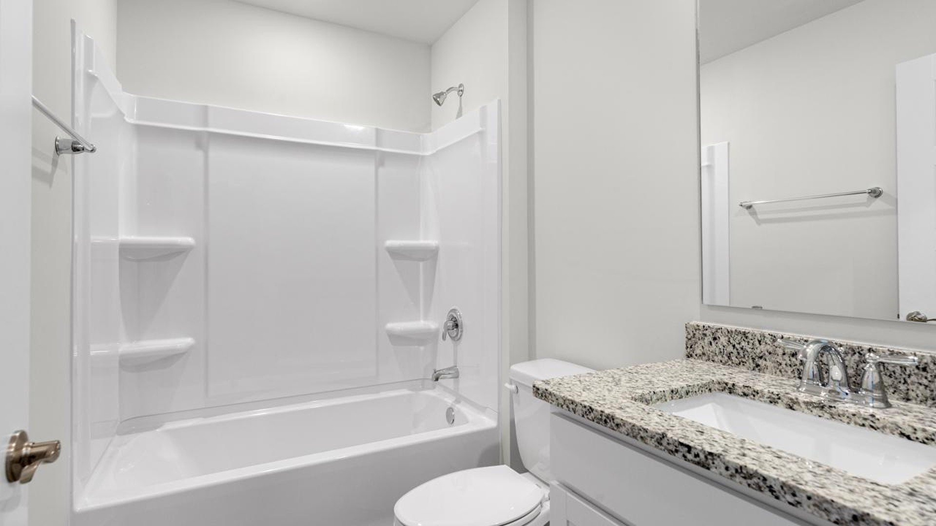 . In addition, there are another 2 bedrooms and full bath. In every bedroom you’ll have vinyl floors and a closet in each room.
