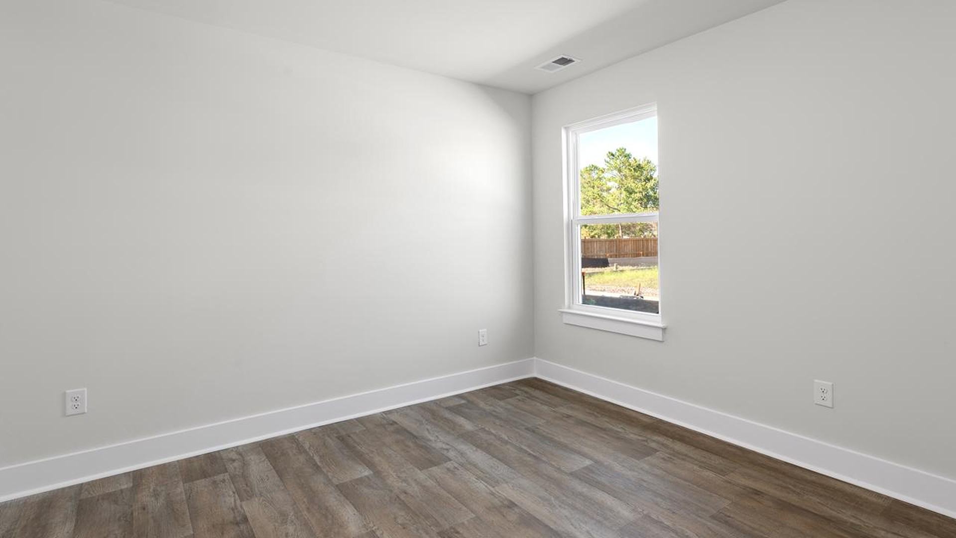 . In addition, there are another 2 bedrooms and full bath. In every bedroom you’ll have vinyl floors and a closet in each room.