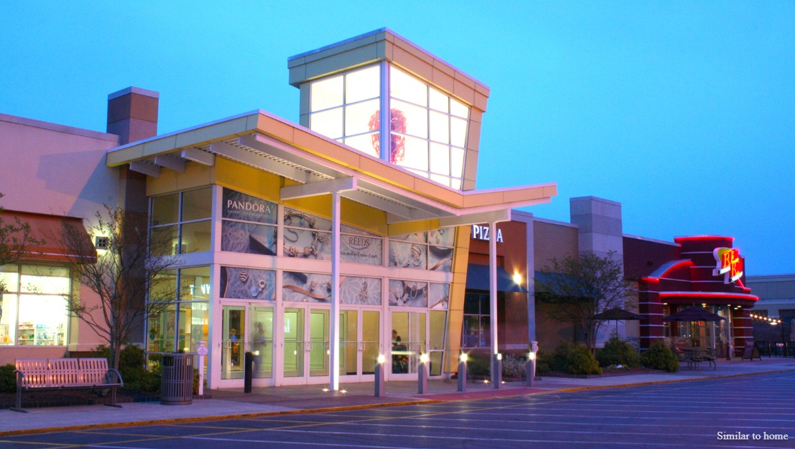 Jacksonville, NC, is special for its significant Marine Corps presence, Camp Lejeune, making it a young, military-focused city with rich military history reflected in sites alongside coastal access to the New River and Atlantic Ocean, offering outdoor recreation like kayaking, beaches, and blending military heritage with outdoor fun and Southern charm.