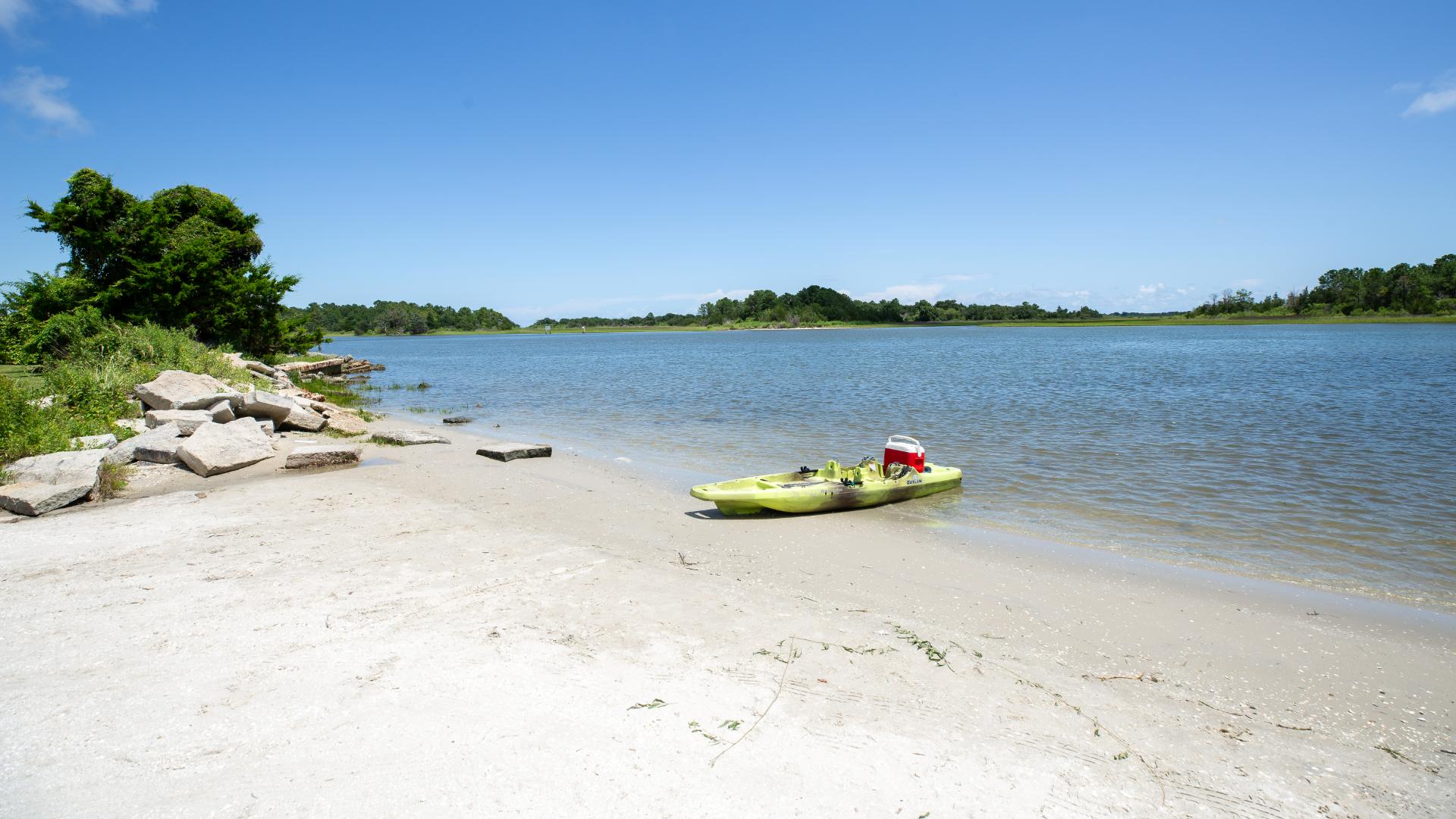 Onslow County has so much to offer those who wish to visit! Jacksonville is rich in history, America’s Armed Forces, beautiful coastlines and so much more! Jacksonville is the ideal place to bring yourself and your family to view our memorials, beaches, waterfront parks, new residential facilities, mall, shopping centers and fine dining.