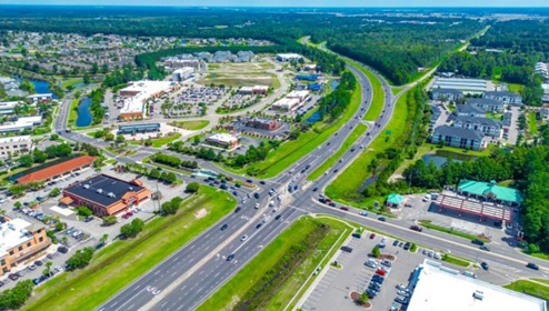 The community is conveniently located within 10 minutes of a wide range of restaurants, shopping centers, and medical offices.