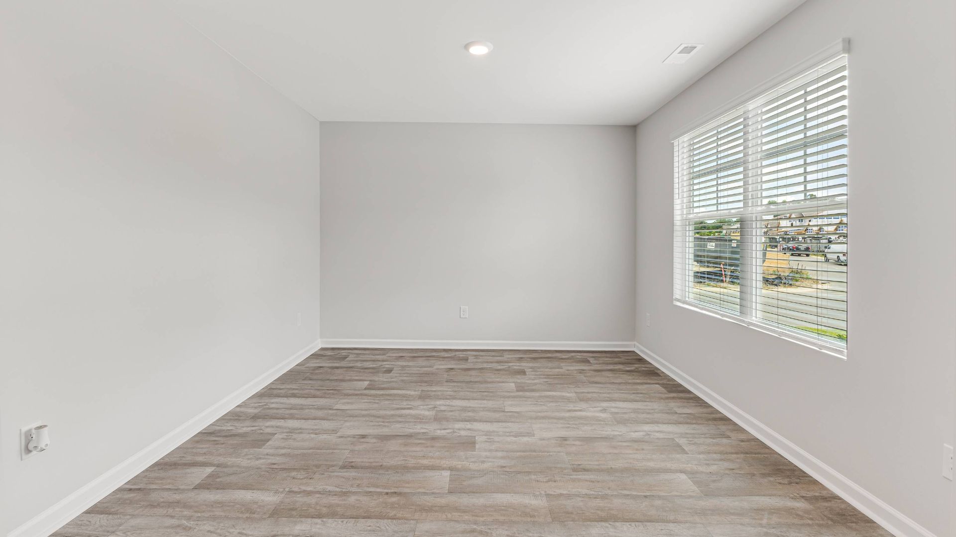 The Hayden is one of our two-story floorplans featured in our Saltgrass Landing community in Winnabow, NC. With 2 modern exteriors to choose from, the Hayden is sure to turn heads. To top it off, its one of our floorplans that offers a 2-car garage.