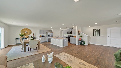 Aisle Kitchen/Dining (Model Home)