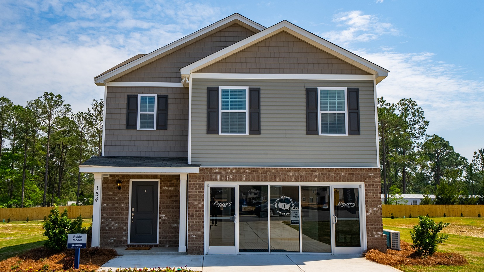 Robie floorplan with a model home front