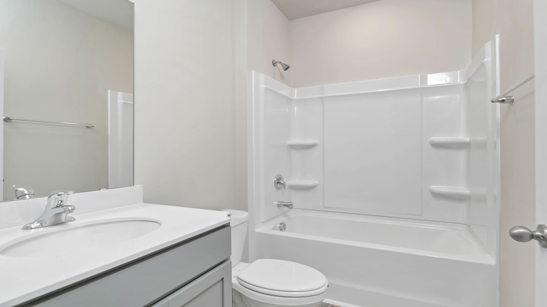 Bathroom 2 shared by all seconday bedrooms with shower tub combo