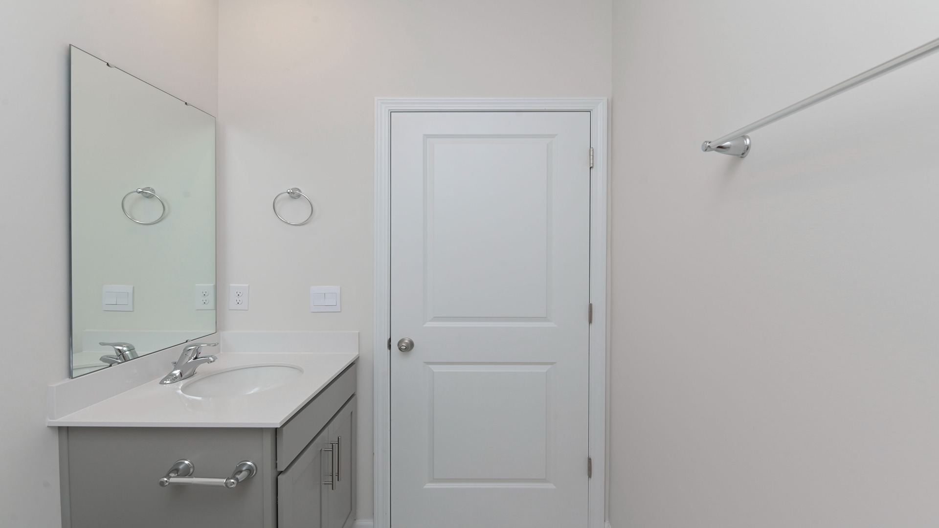 The full bathroom is located between bedroom 2 and 3