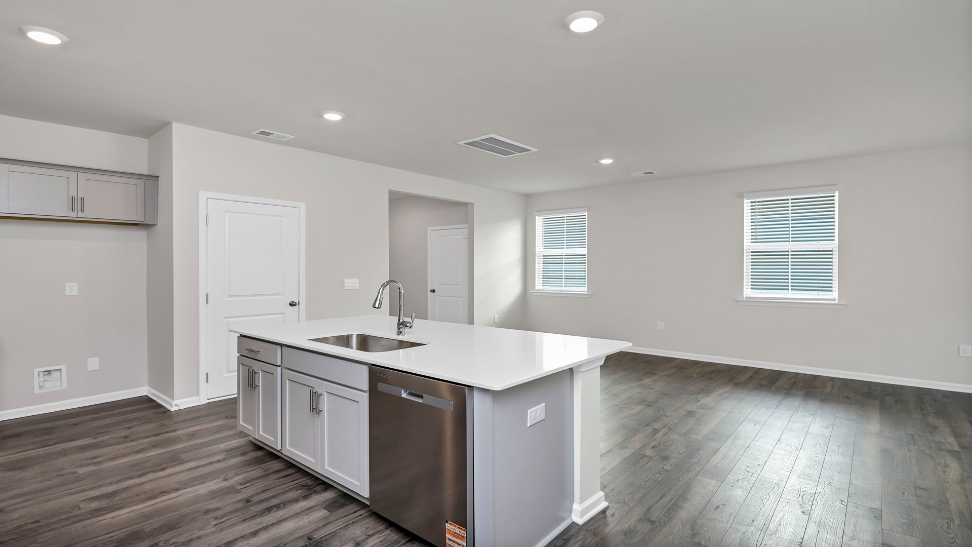 Floating island overlooking dining area