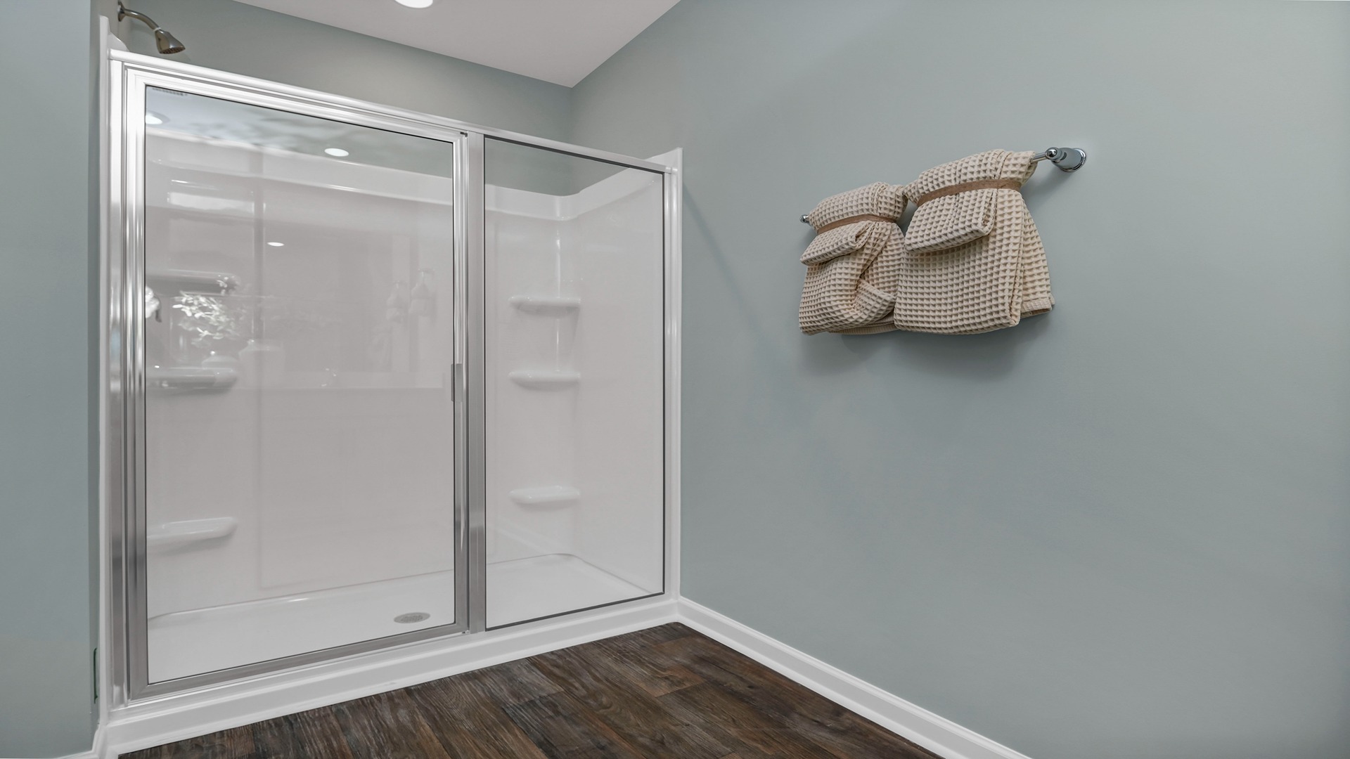 Standup walkin primary shower