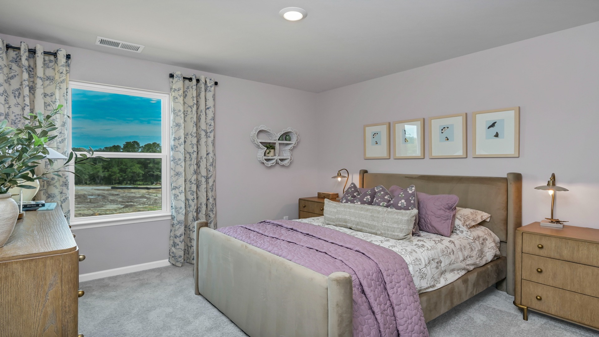 Carpet flooring and window for light in bedroom 4