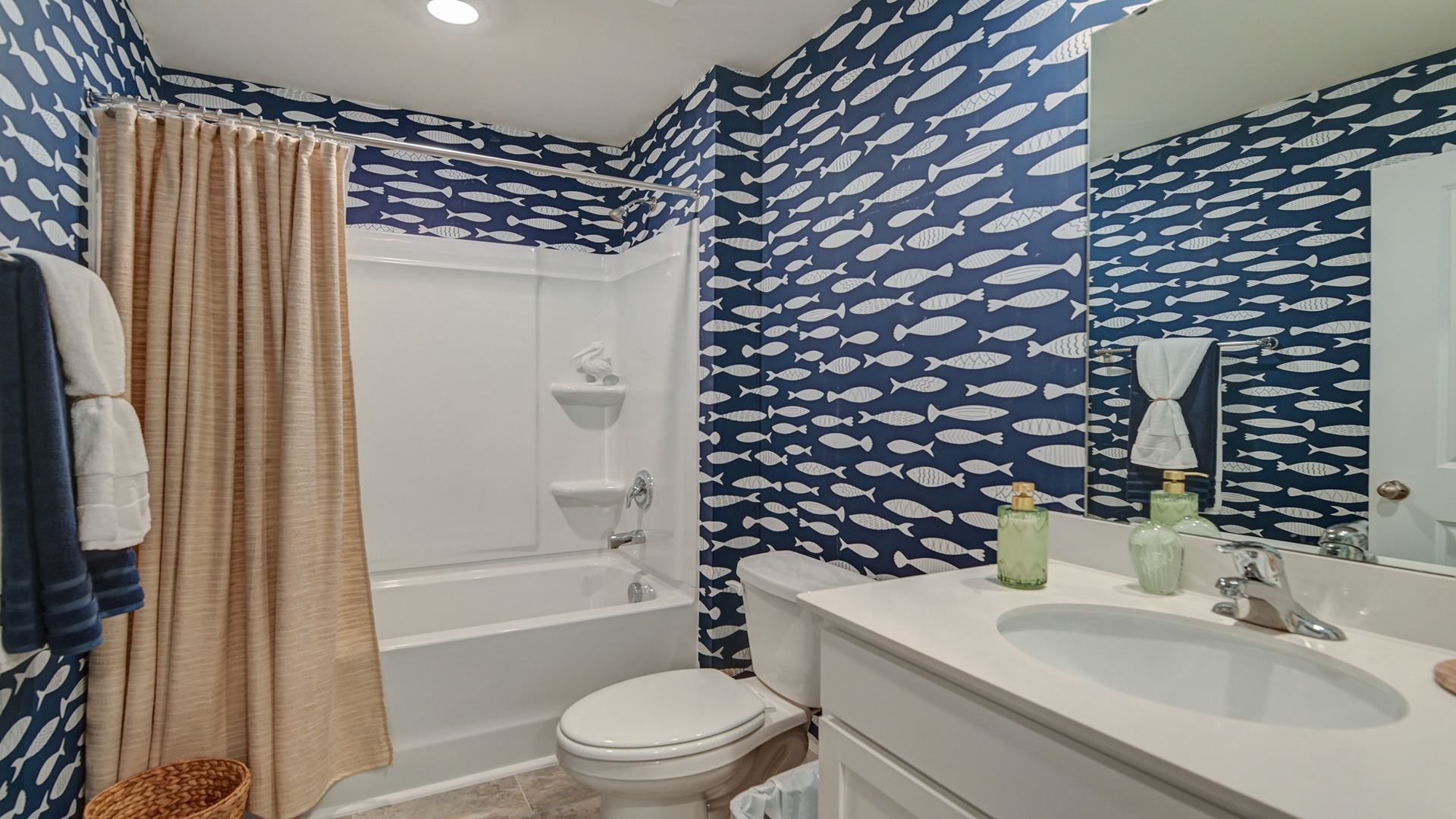 Bathroom 2 with shower/tub combo