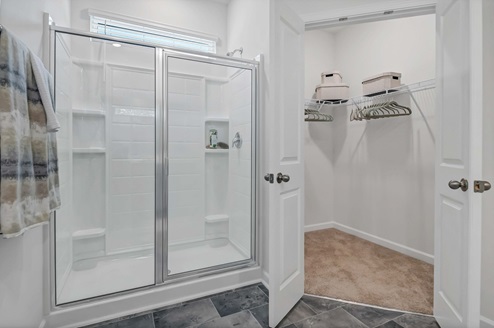 Primary standup shower