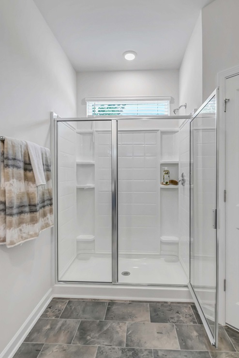 Primary standup shower