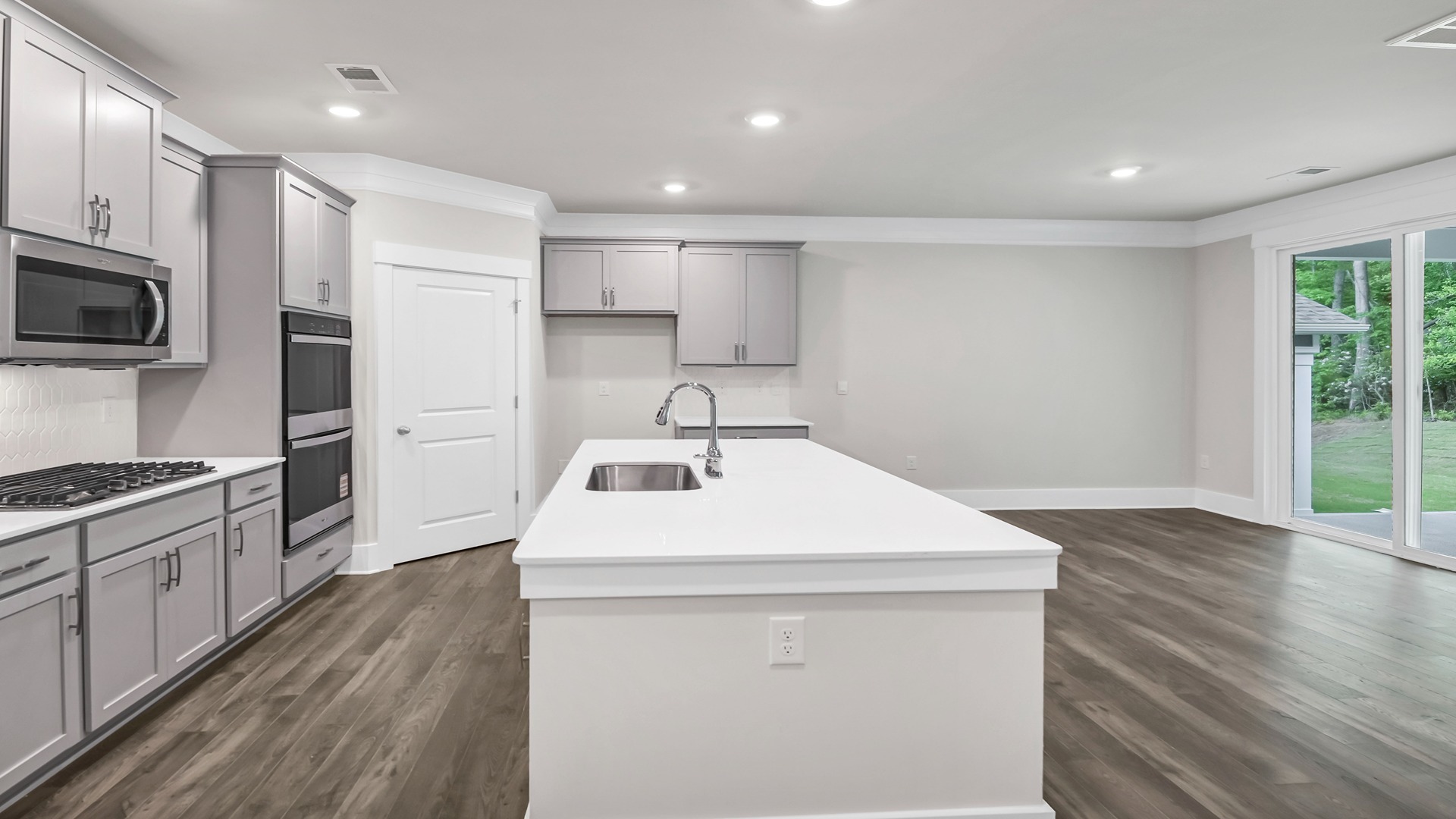 Floating island and corner pantry in the Darby kitchen