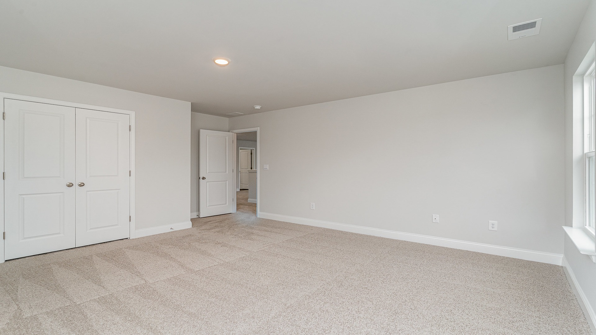 Carpet flooring in upstairs bonus room