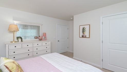 Cali Front Bedroom (bedroom 2)