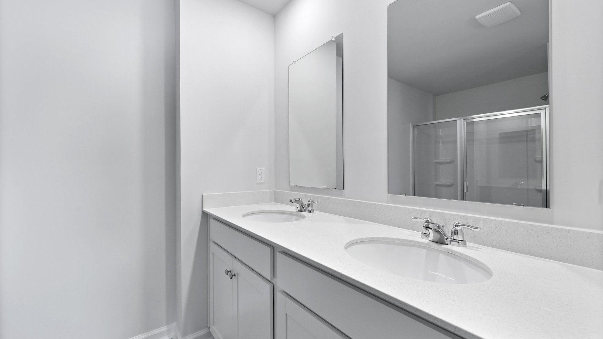 Double primary vanity