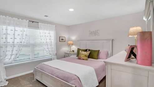 Cali Front Bedroom (bedroom 2)