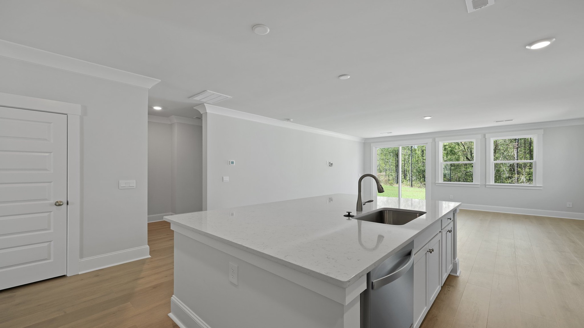 Floating kitchen island