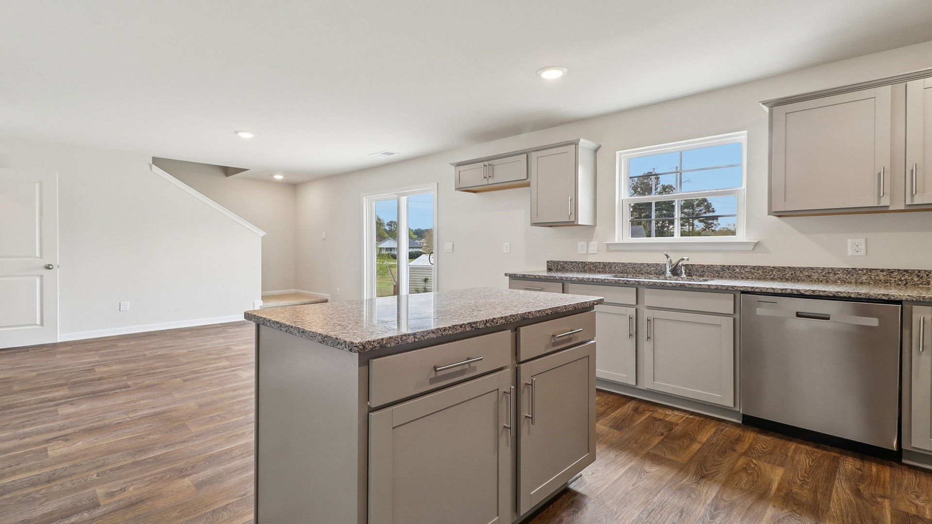 Kitchen will have white quartz countertops