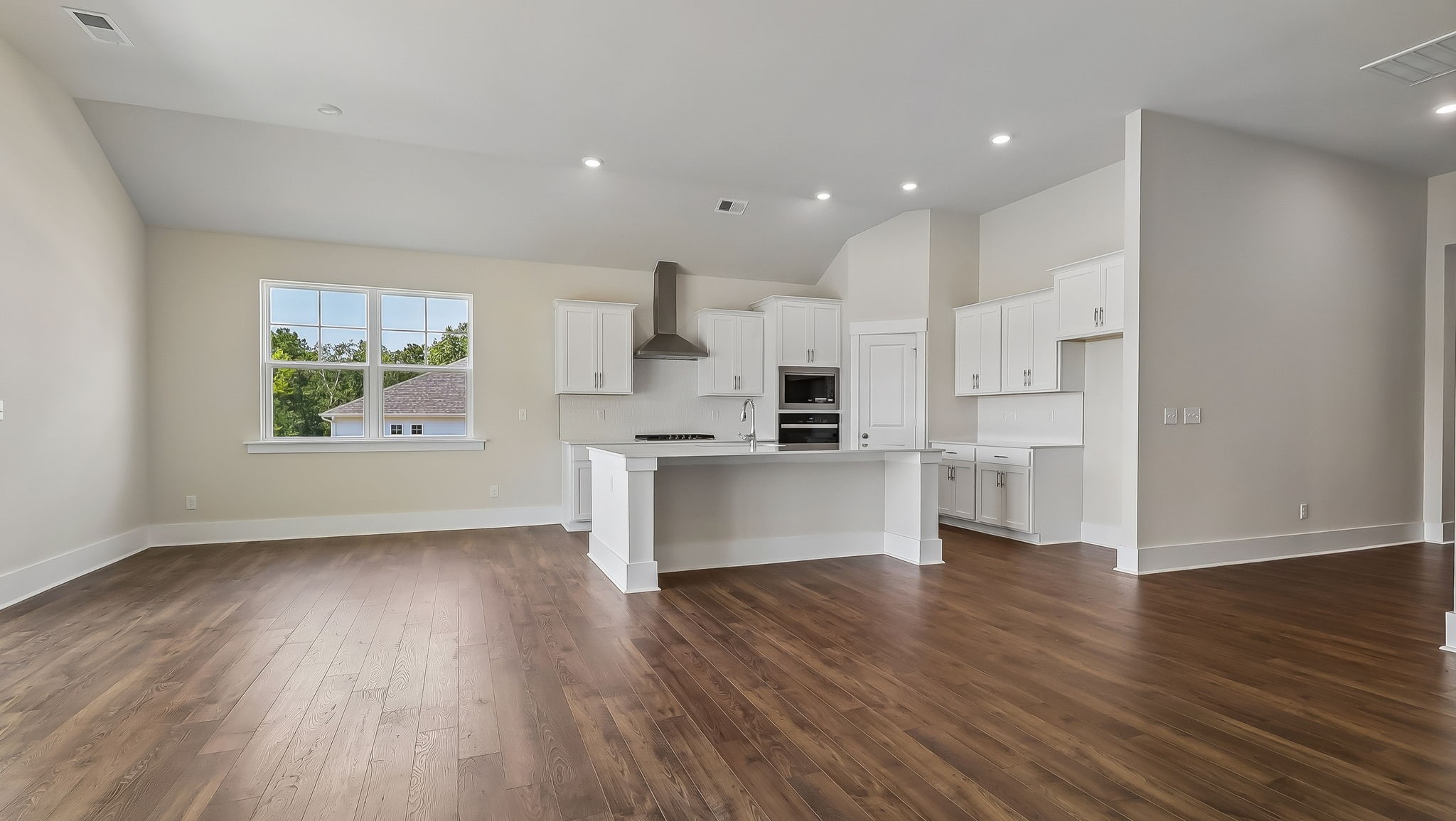 Front foyer opens up into kitchen and main living areas of the Litchfield floor plan