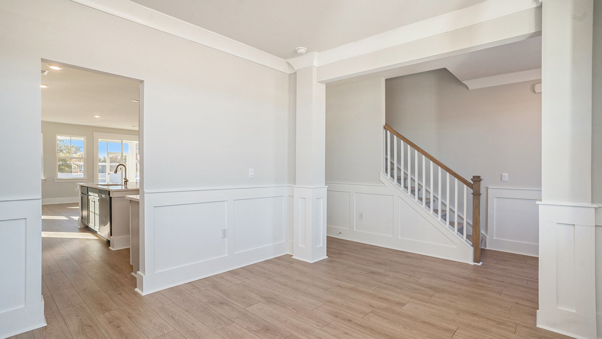 Dining area with access to kitchen and to foyer