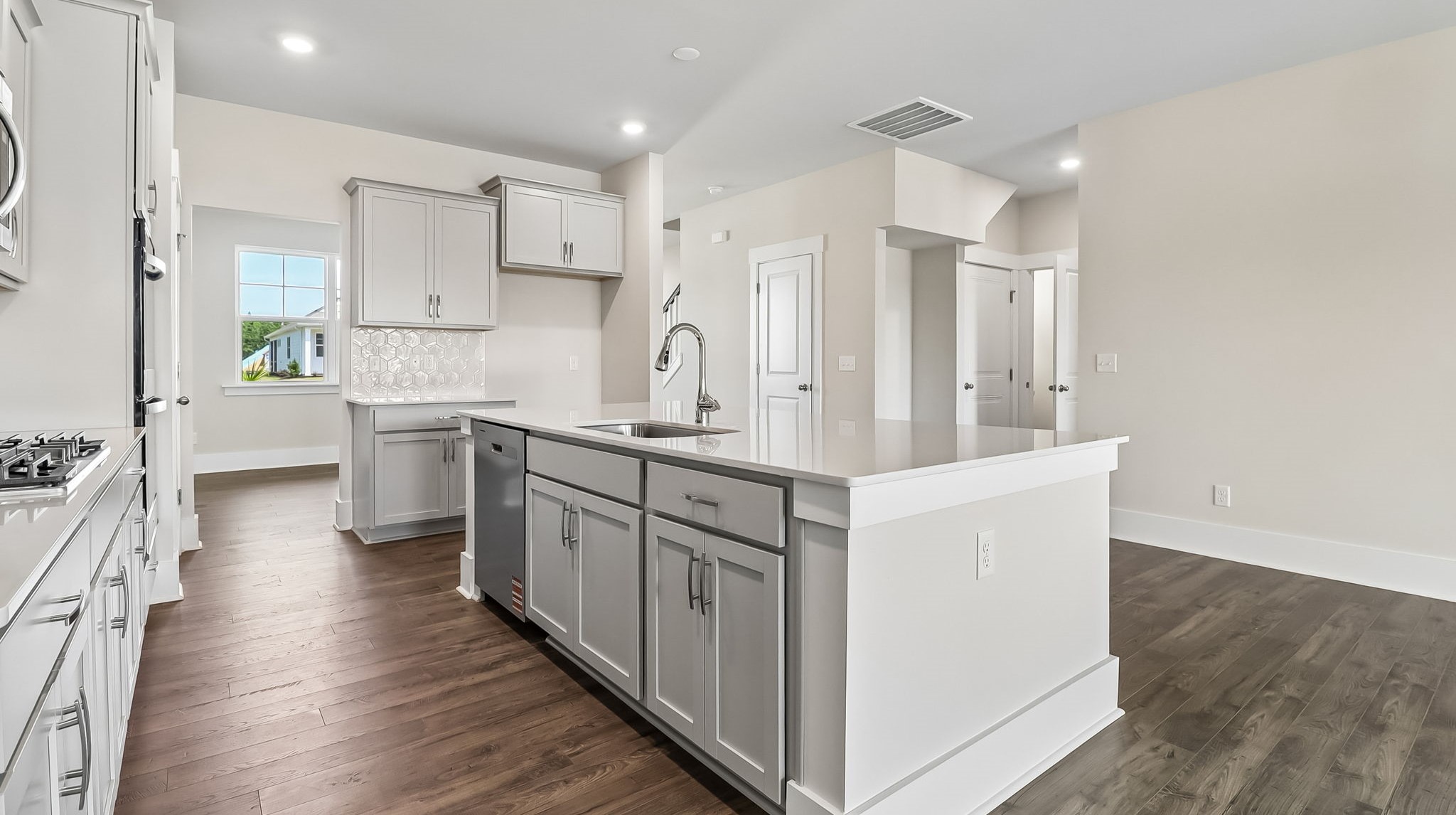 Kitchen space with direct access to the dining area