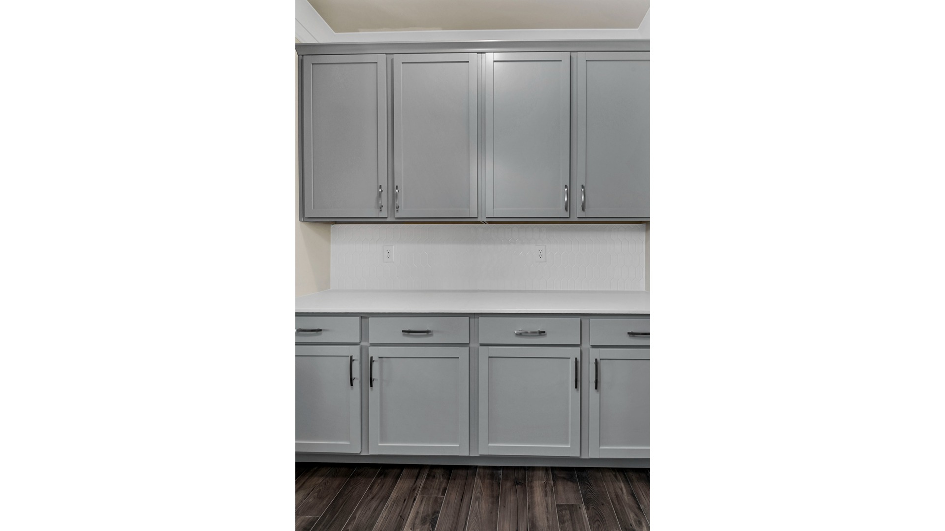 Butler's Pantry connecting kitchen and flex space