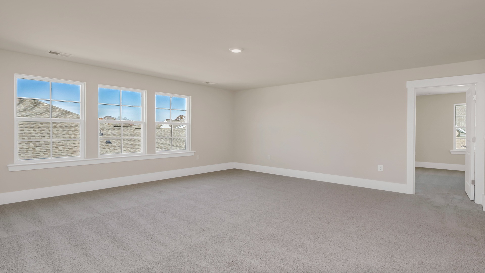 Upstairs loft could be used as secondary living area