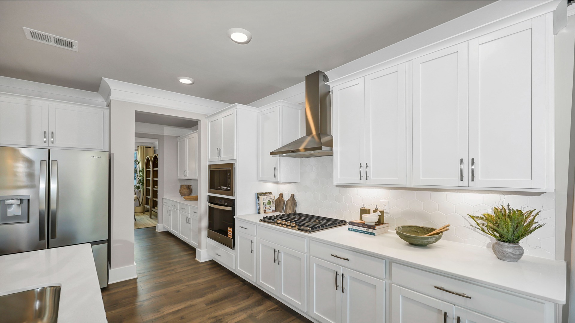 Stylish backsplash finishes the Harbor Oak kitchen in Lexington, SC