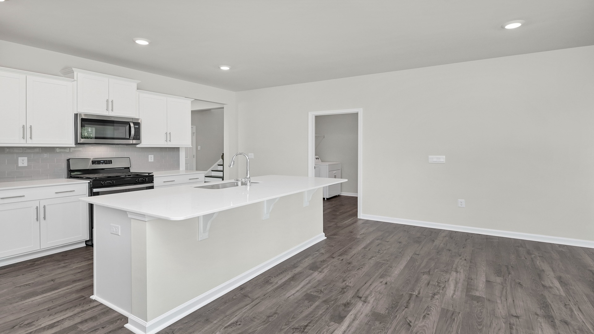 Floating island with space for barstools