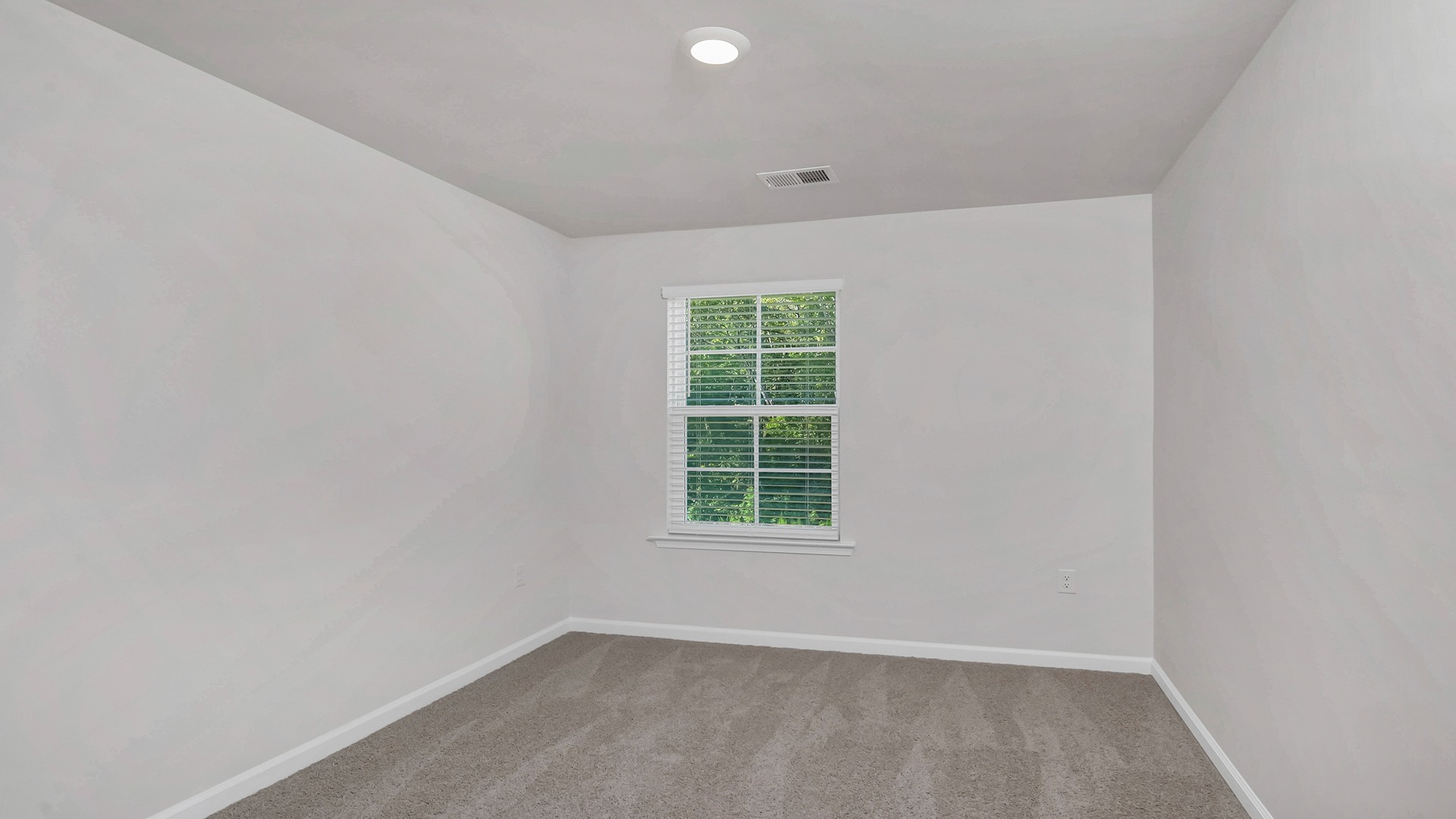 Carpet floors in bedroom 2 upstairs