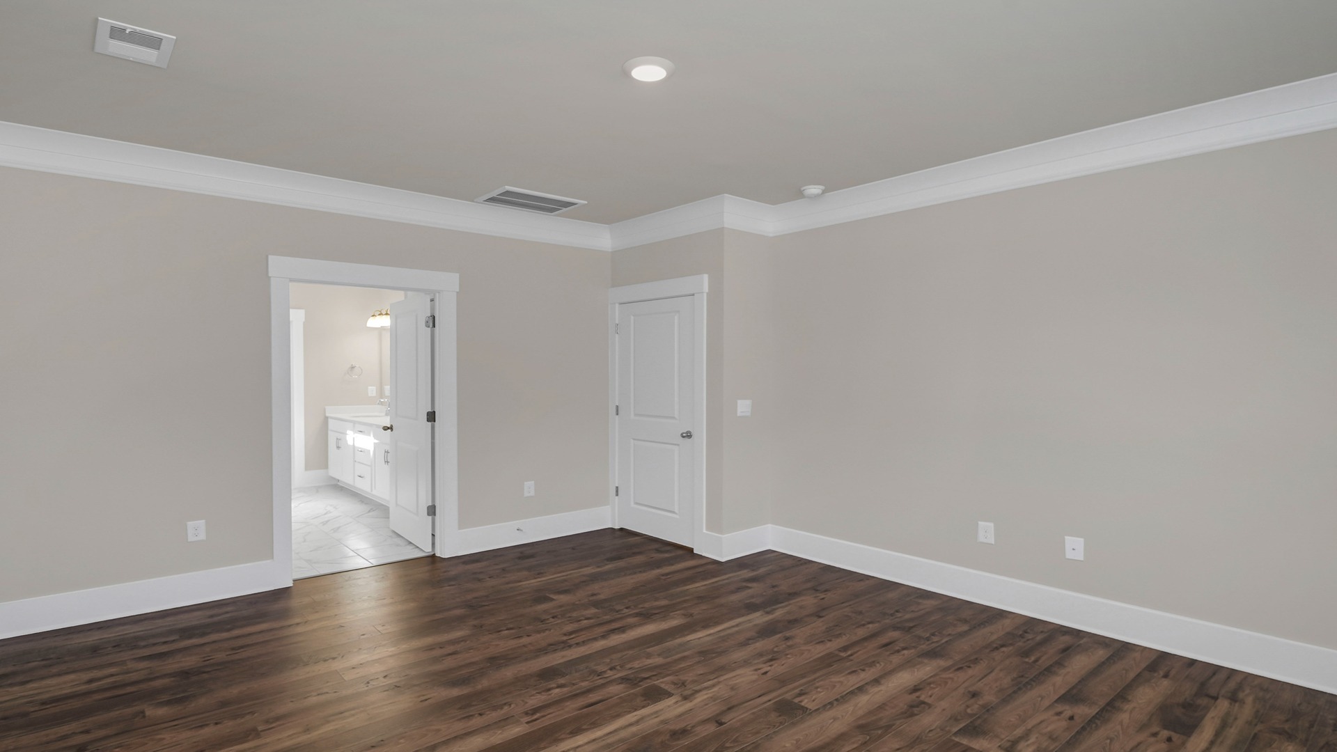Direct access to en-suite walk-in closet and bathroom from bedroom 1 primary bedroom