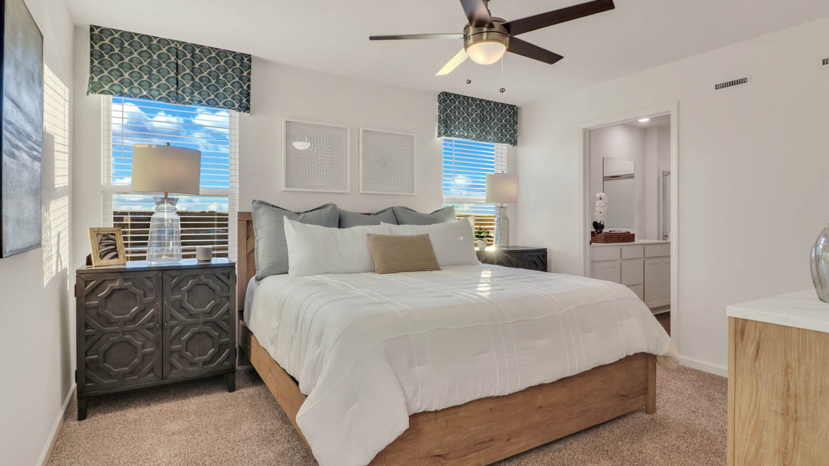 upper level primary room suite