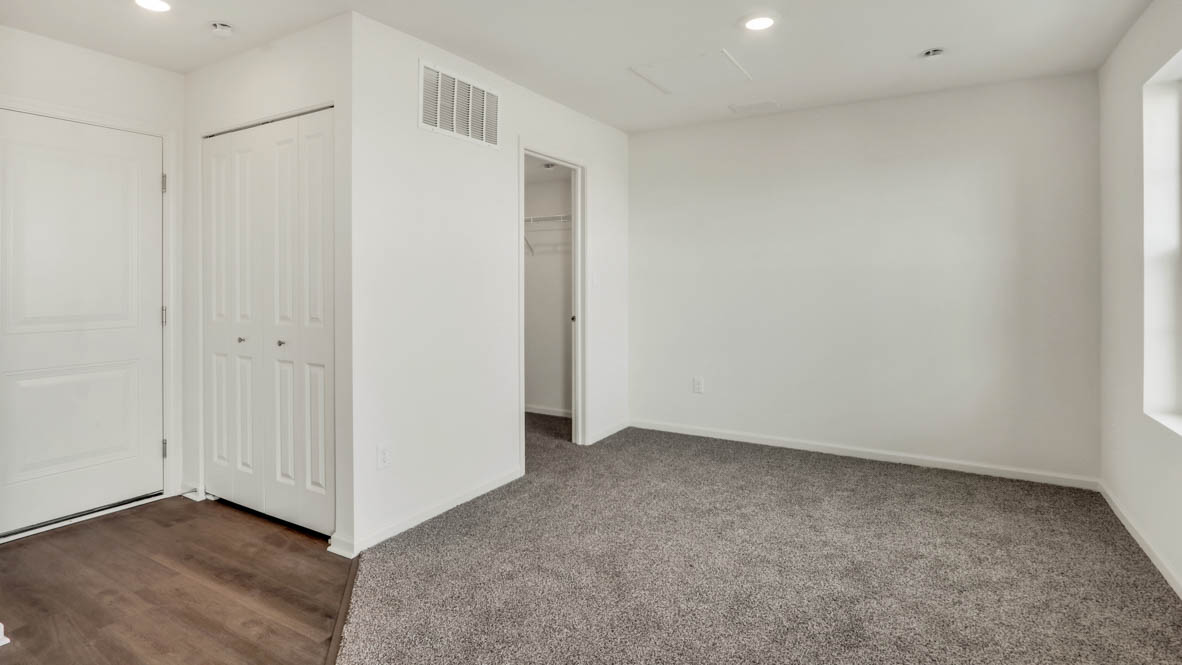 Flex room with carpet and closet