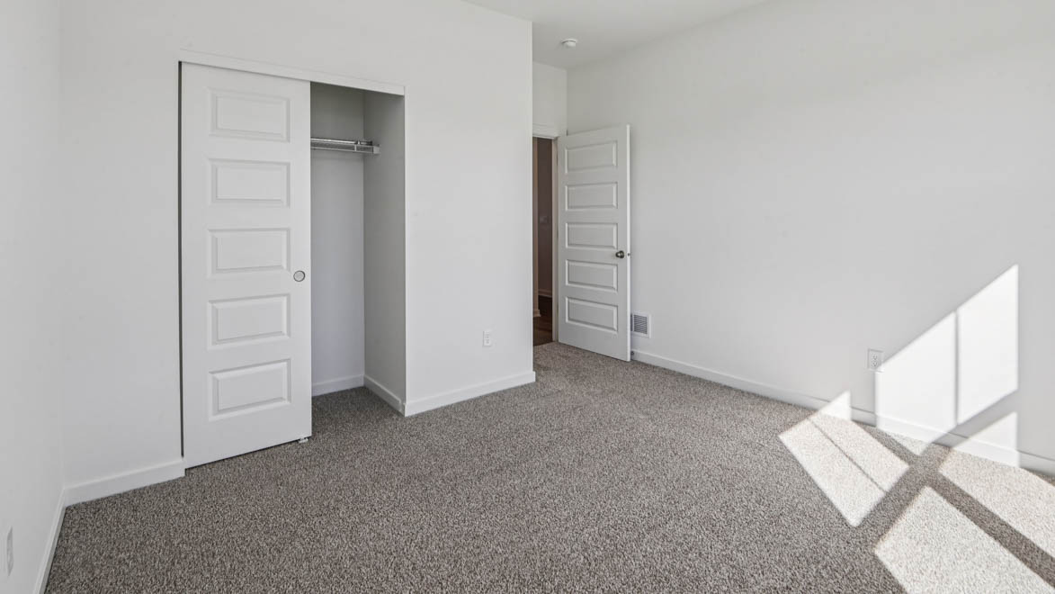 Bedroom number 2 with closet