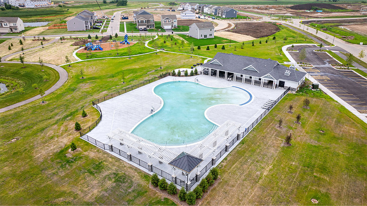 Public pool house for Cambridge lakes