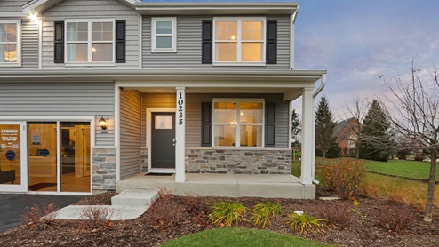 single family home exterior with porch