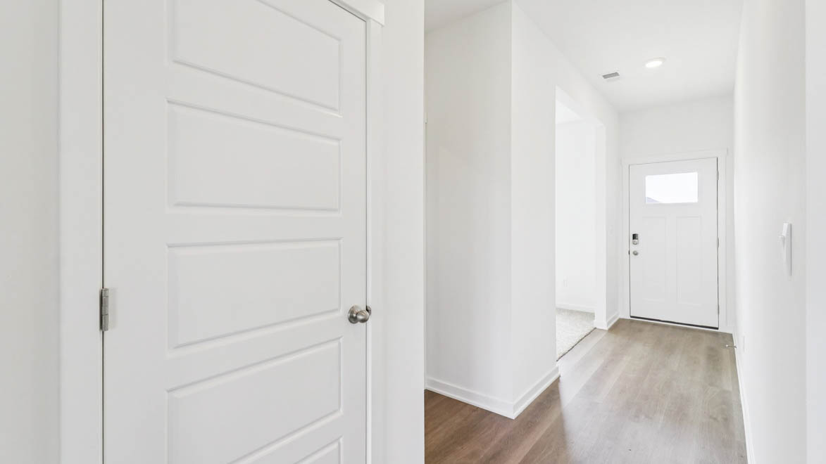 Entry into pendleton model home with coat closet