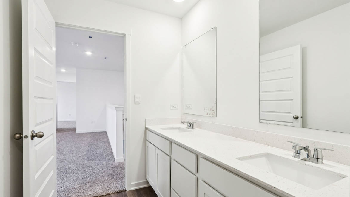 full secondary bathroom