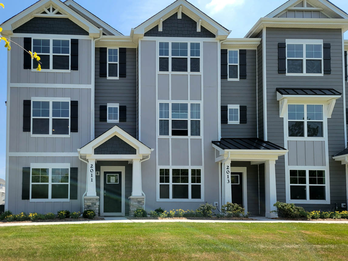 Available Home in The Townes at Oak Creek Mundelein, IL D.R. Horton