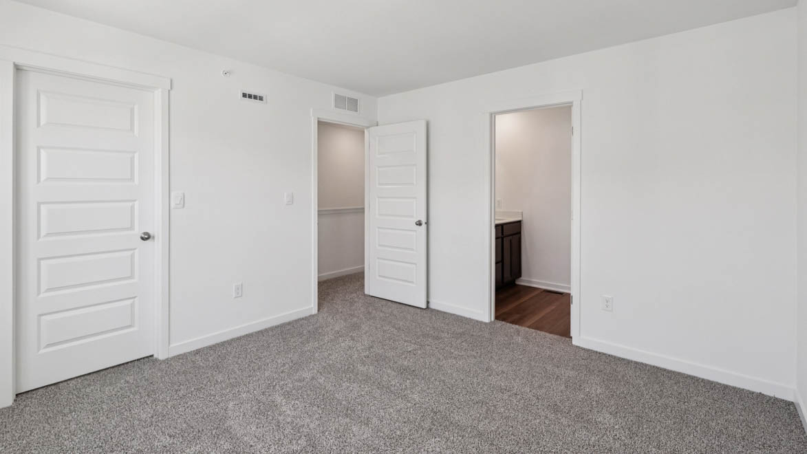 bedroom with en suite