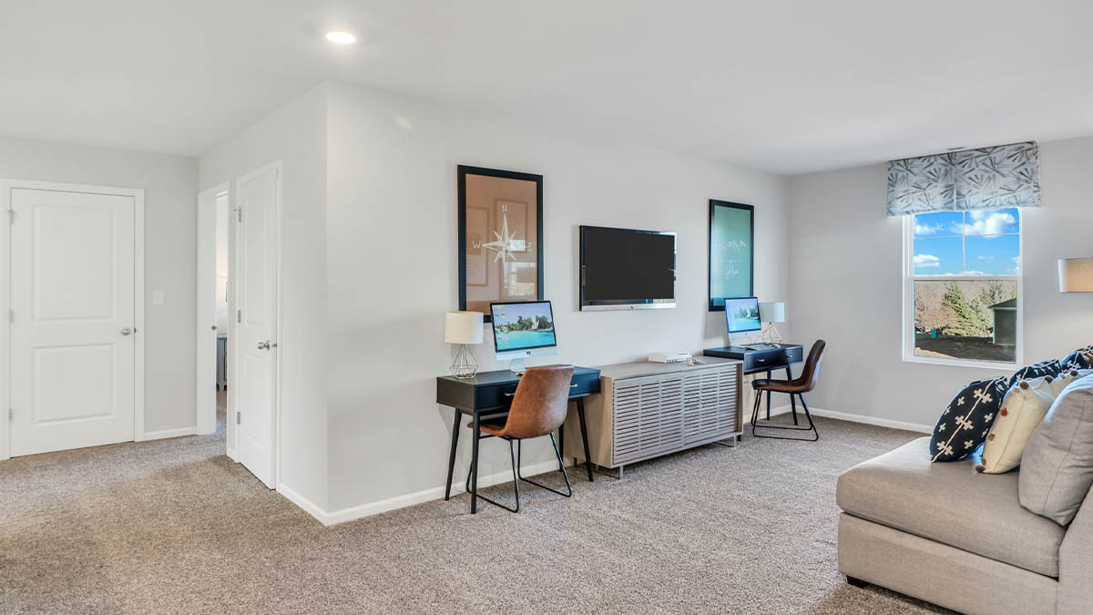 upper level loft with access to bedrooms