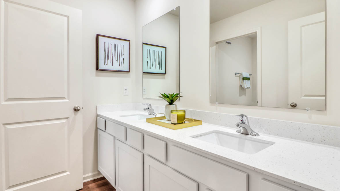 upper level secondary bathroom