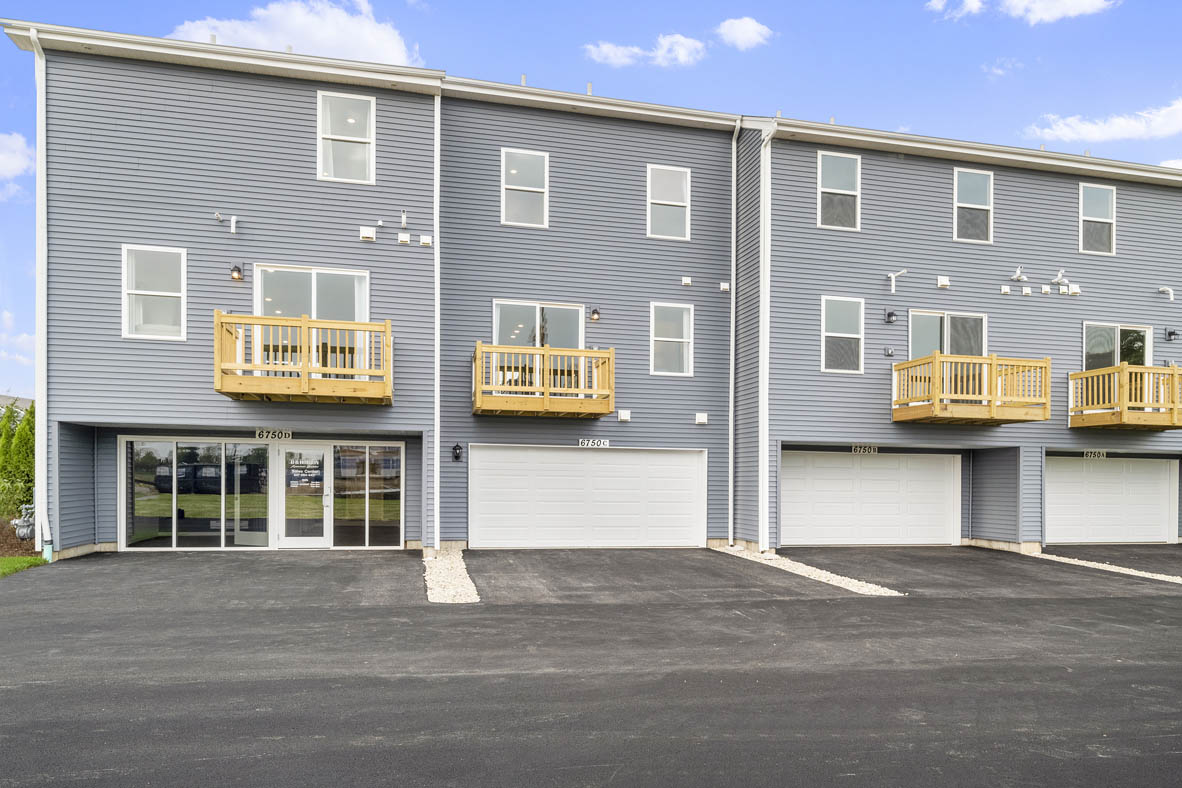 Available Home in Stonewater Townhomes Wonder Lake, IL D.R. Horton