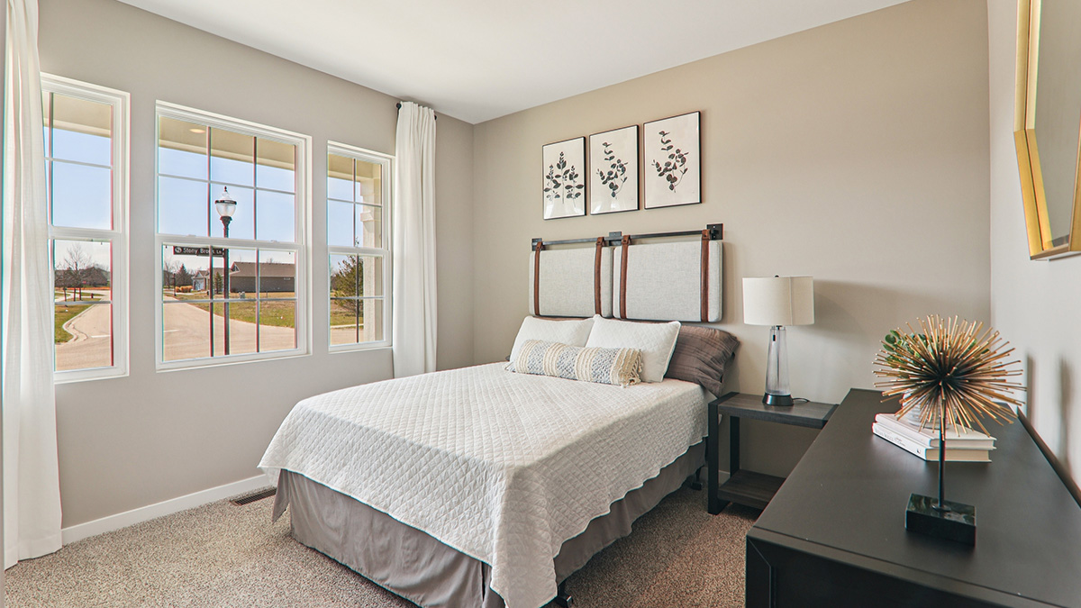 secondary bedroom with carpet