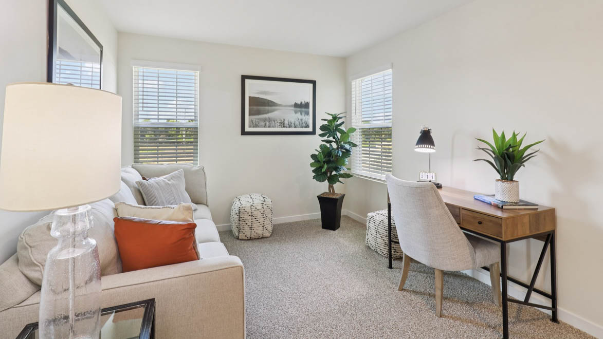 spacious upstairs flex room area