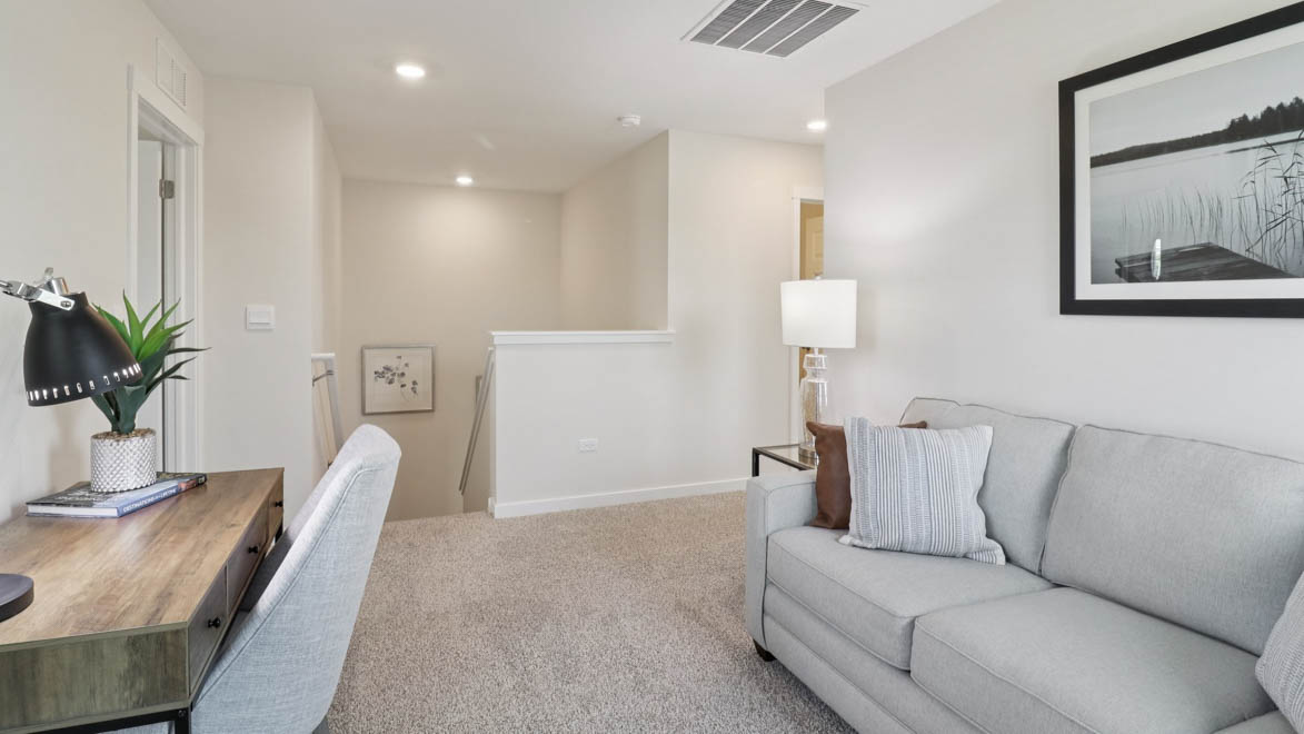 spacious upstairs flex room area