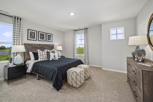 Spacious boy's room in Ivanhoe Holcombe model